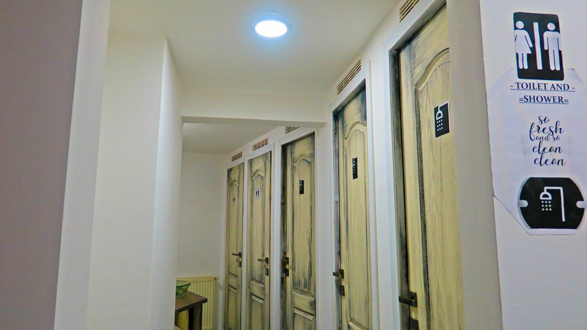 בראשוב The Evil Clown Hostel מראה חיצוני תמונה