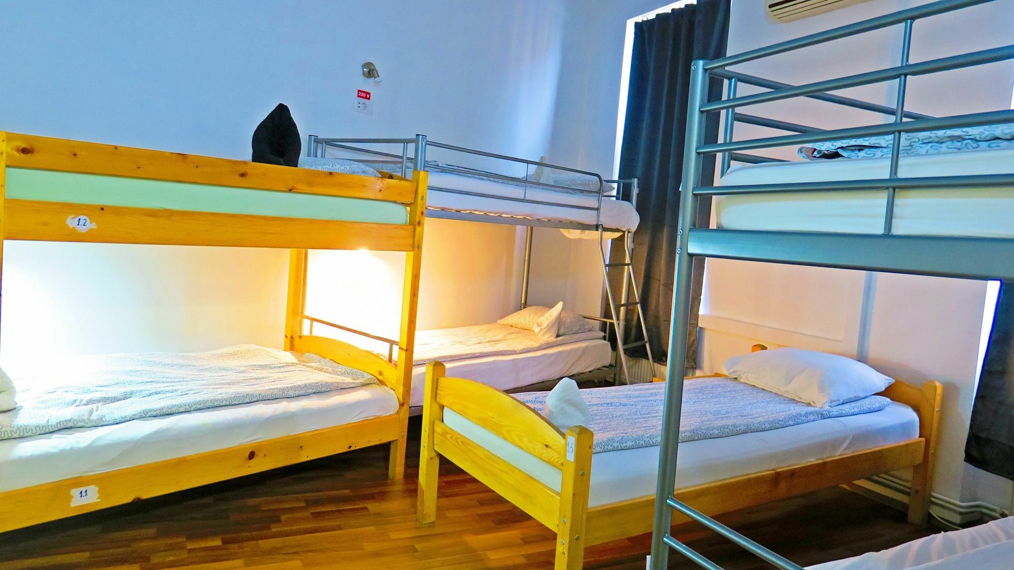 בראשוב The Evil Clown Hostel מראה חיצוני תמונה
